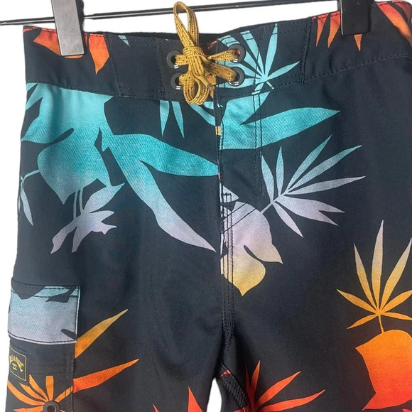 Billabong Youth / Boys Floral Swim Trunks Shorts Size 5 - Picture 2 of 5